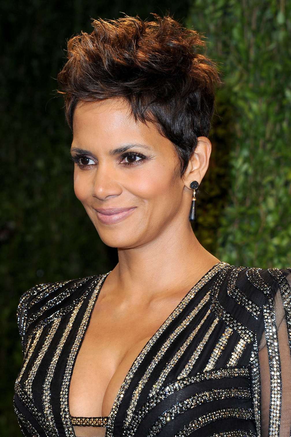 beautiful-dress-Halle-Berry-3