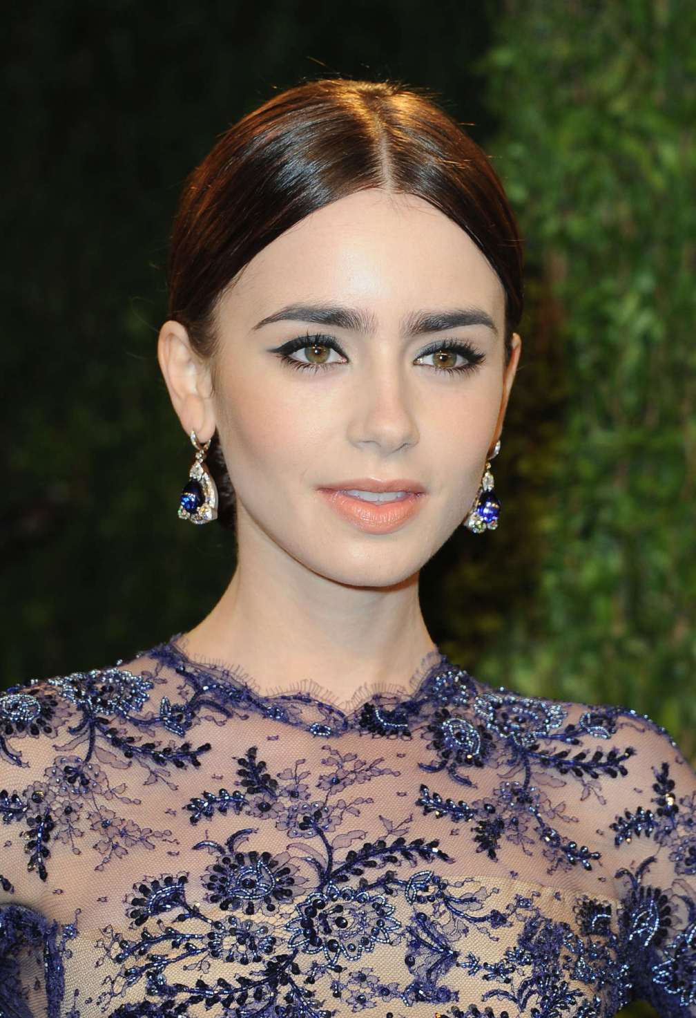 beautiful-dress-Lily-Collins-3