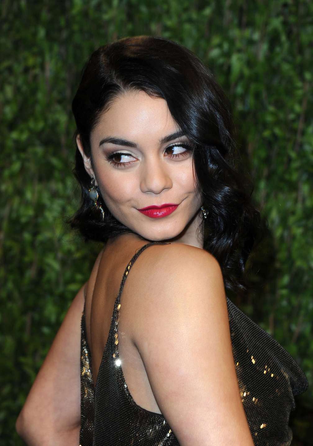 beautiful-dress-Vanessa-Hudgens-2