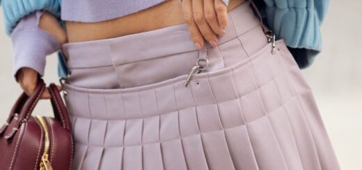 Дуэль юбок: Плиссе против прямого кроя