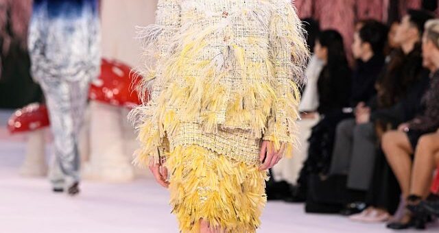 Платья для любого настроения: от подиума к повседневному гардеробу: